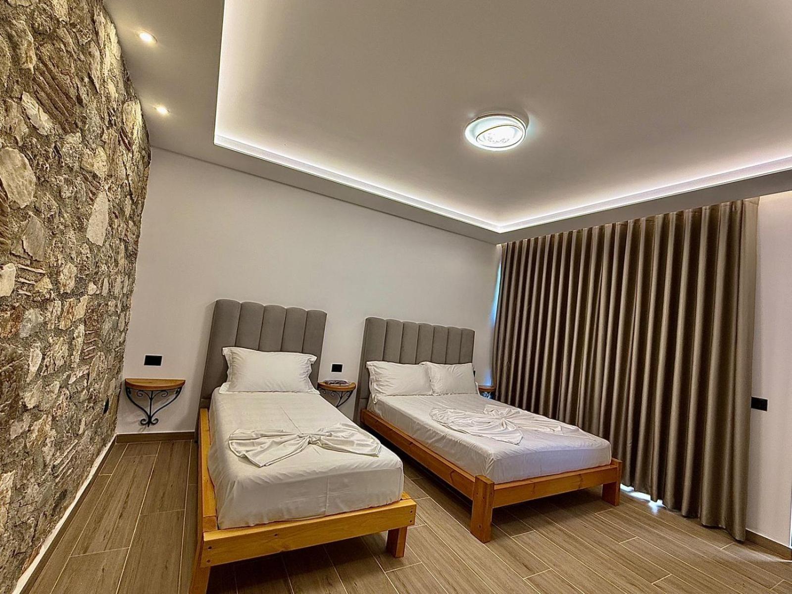 Hotel Panorama Piqeras 外观 照片